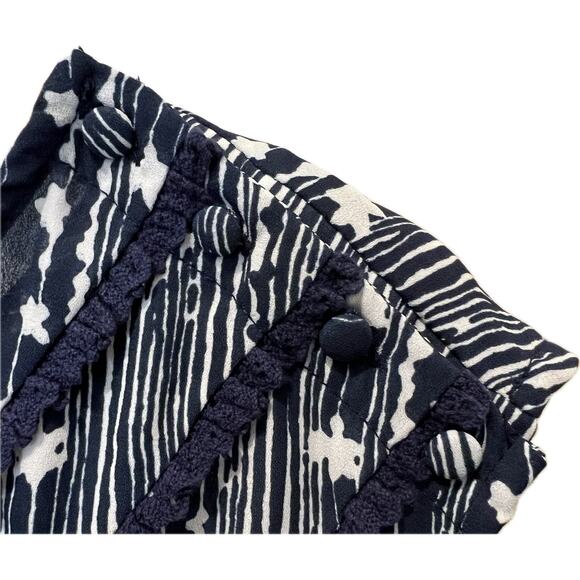 MODCLOTH Top Shirt Plus Sz 1X Blue White Stripe Shoulder Buttons Sleeveless EUC - Picture 3 of 8